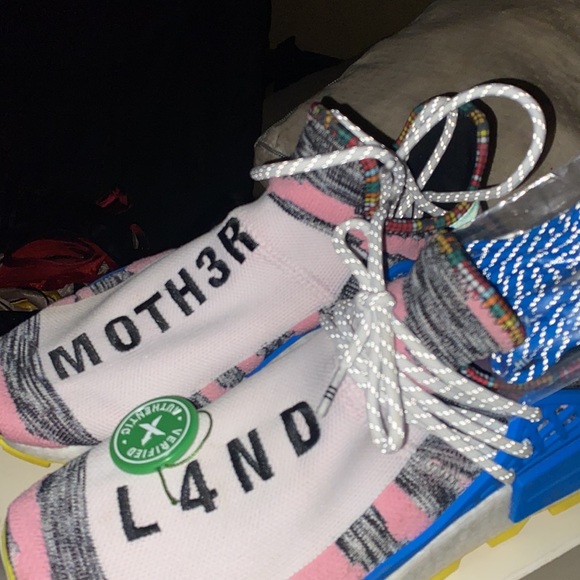 Human Race - Picture 6 of 6